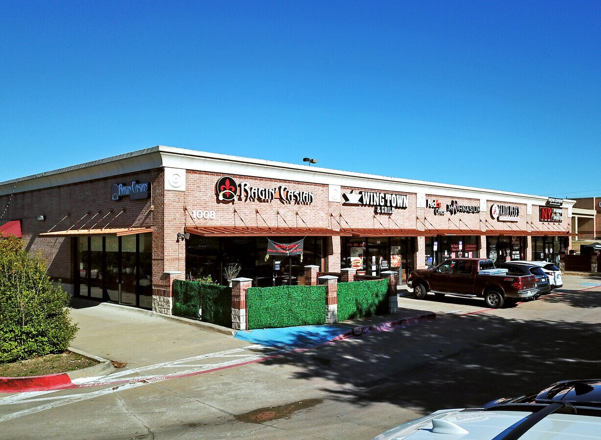 1008 W Hebron Pky, Carrollton, TX 75010