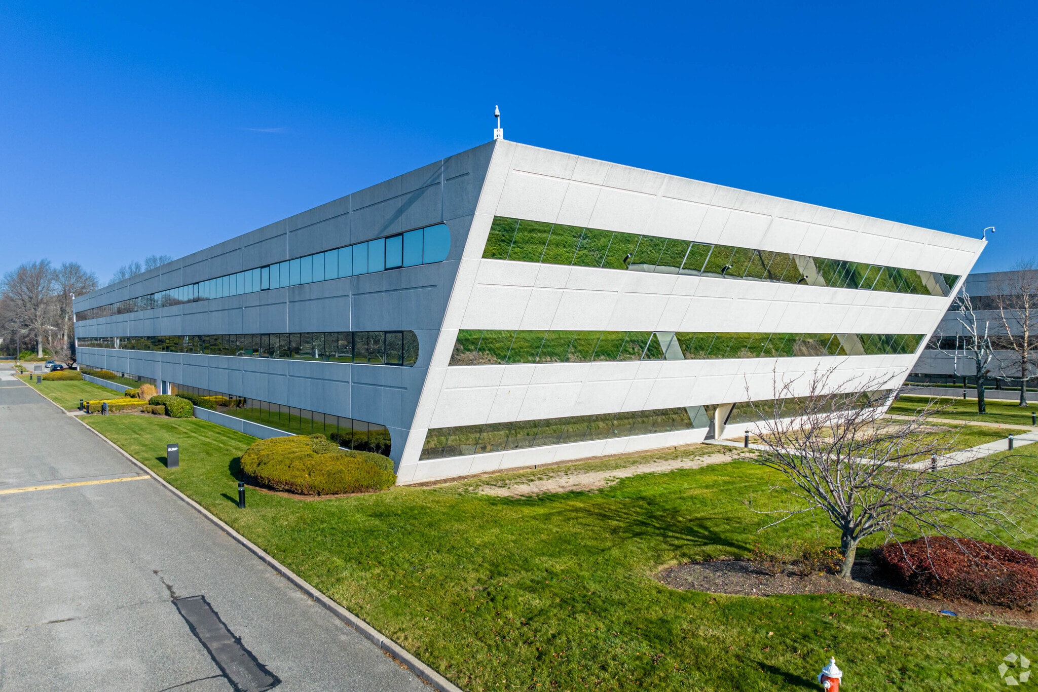 1 Jericho Plz, Jericho, NY for lease Building Photo- Image 1 of 14