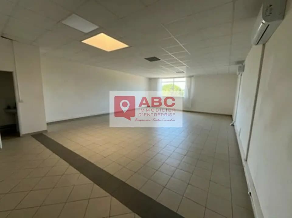 Office in Le Crès for lease Interior Photo- Image 1 of 7