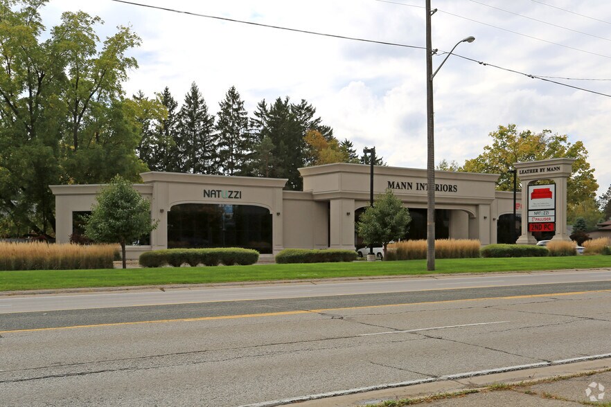 4553 King St E, Kitchener, ON for lease - Primary Photo - Image 1 of 11