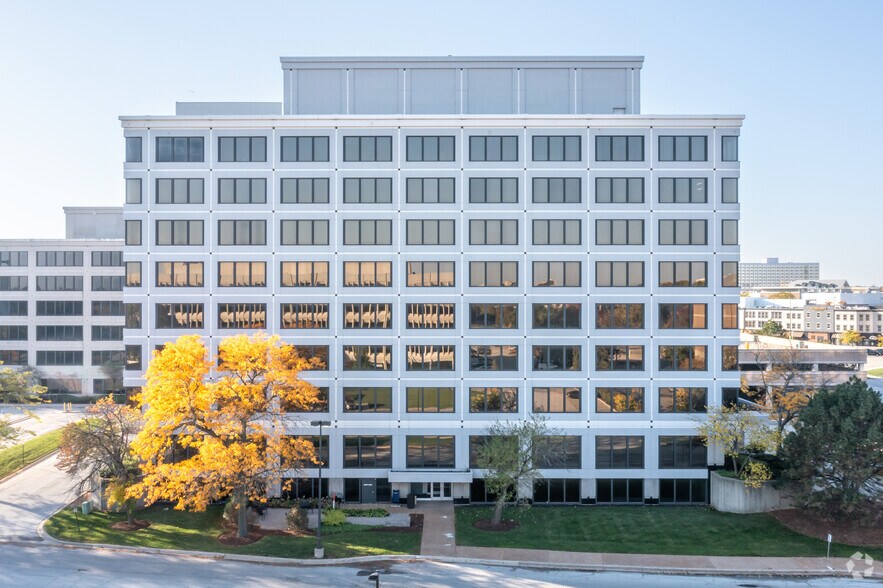 2-564 Oakbrook Ctr, Oak Brook, IL for lease - Building Photo - Image 1 of 9