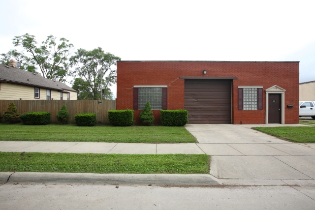 1110 Mckinley St, Wyandotte, MI for sale - Primary Photo - Image 1 of 1