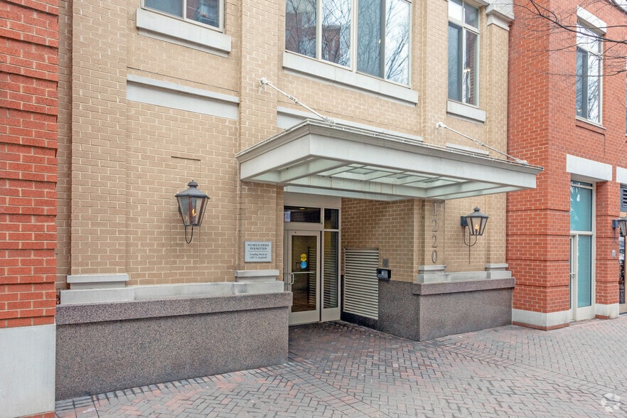 1220 N Fillmore St, Arlington, VA for sale - Building Photo - Image 2 of 4