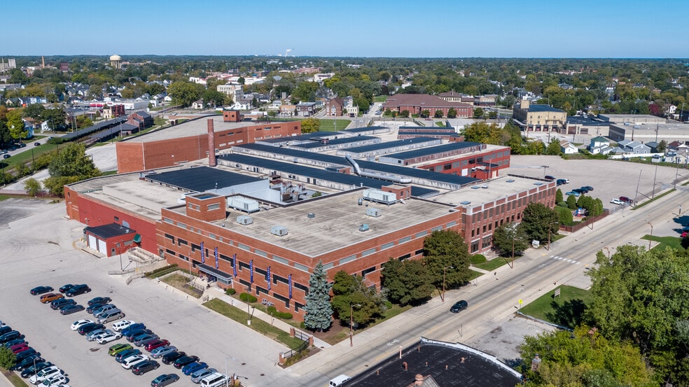 1220 Mound Ave, Racine, WI for lease - Building Photo - Image 1 of 12