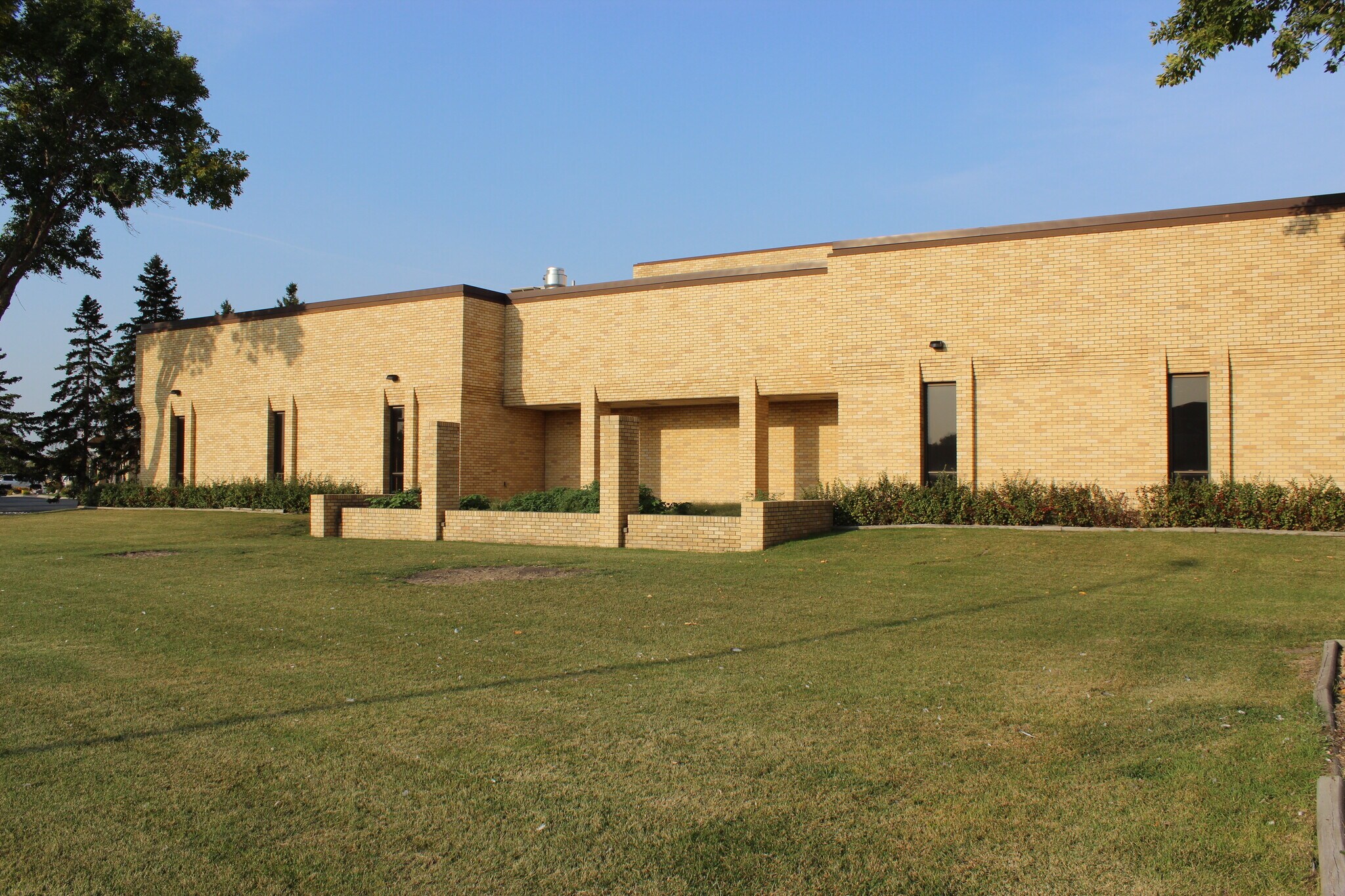 1801 W 38th St SW, Fargo, ND for sale Building Photo- Image 1 of 1