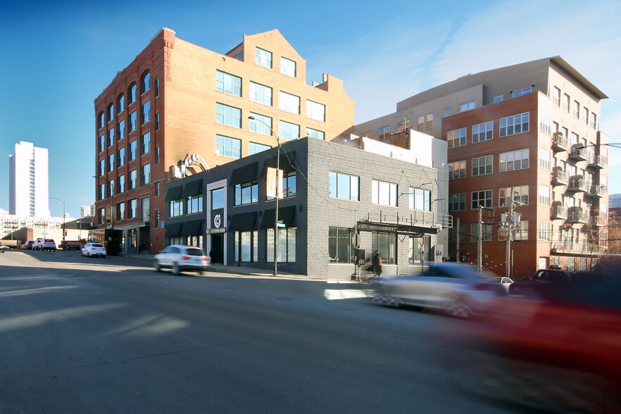 825 W Chicago Ave, Chicago, IL for sale - Building Photo - Image 1 of 1