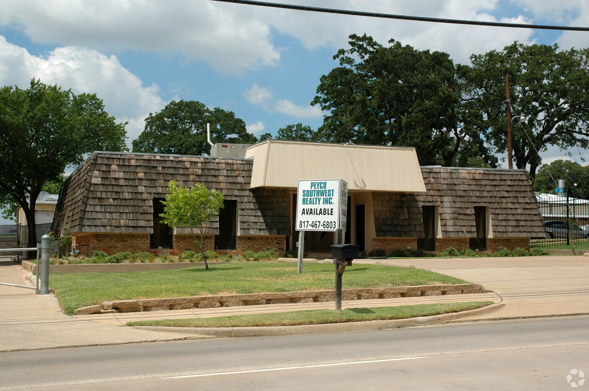 2003 W Arkansas Ln, Arlington, TX for sale Primary Photo- Image 1 of 1