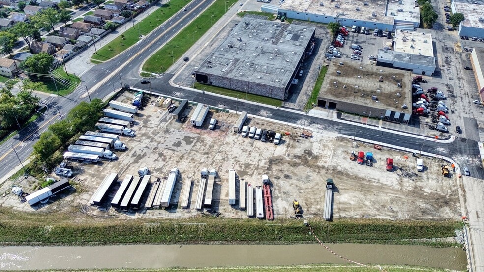 2001 W Cermak Rd, Broadview, IL for lease - Building Photo - Image 2 of 2