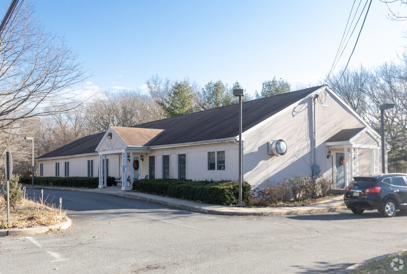 117 Dey St, Hightstown, NJ 08520