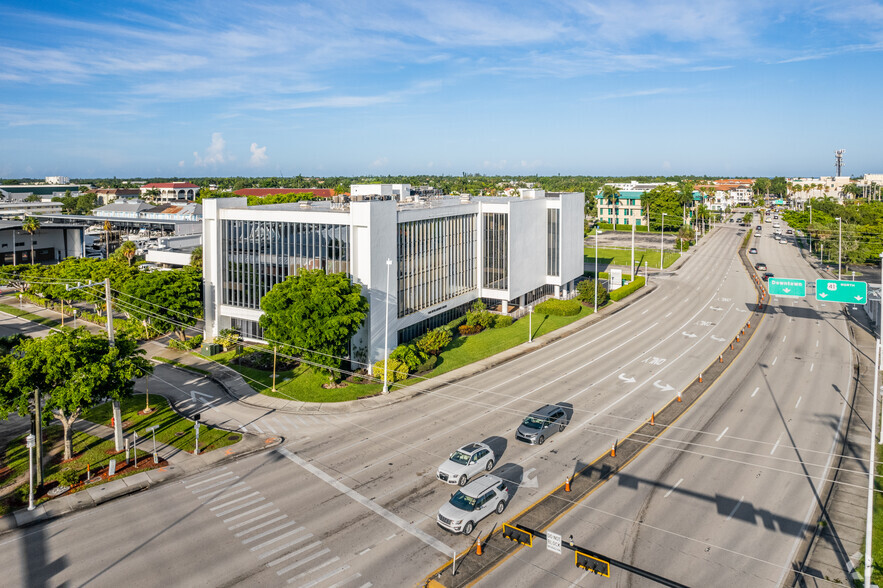 1100 5th Ave S, Naples, FL for lease - Aerial - Image 3 of 14