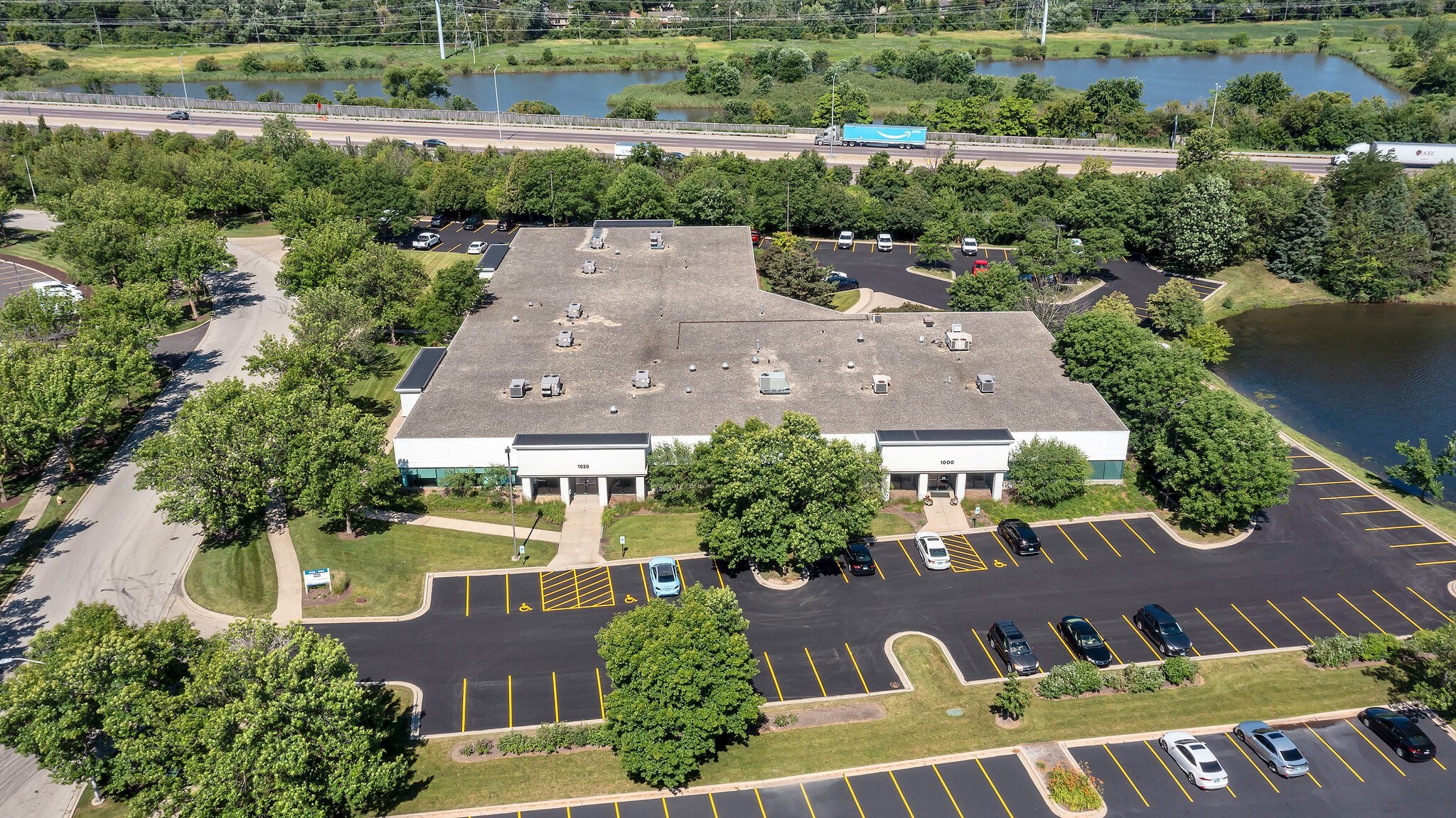 821-881 Parkview Blvd, Lombard, IL for lease Building Photo- Image 1 of 17