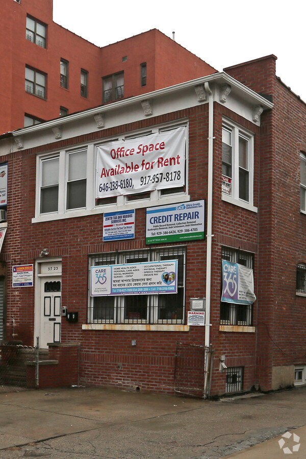 3723 72nd St, Jackson Heights, NY 11372