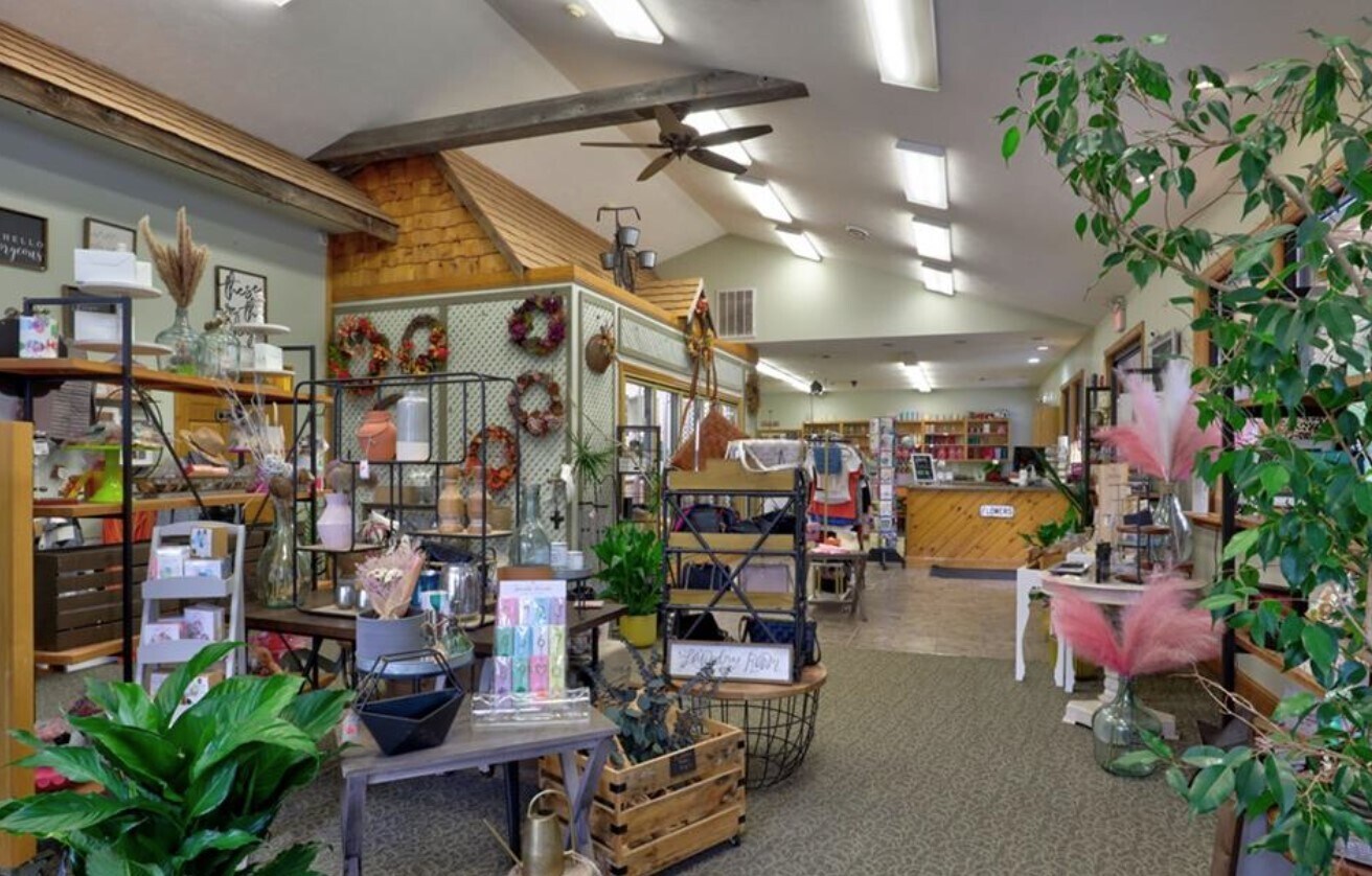 1259 N Main St, Jamestown, NY 14701 Flowers by Lakeview Gardens