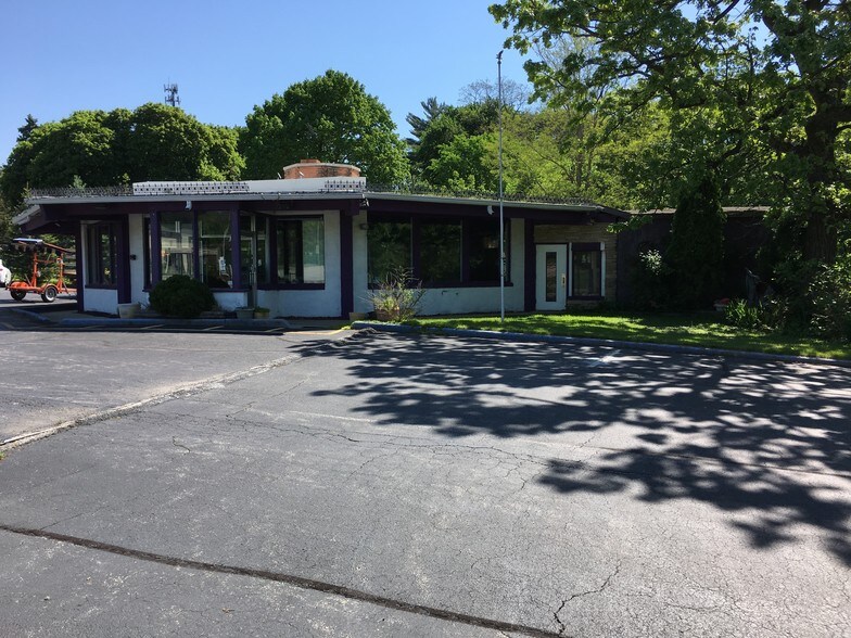 901 Cary Rd, Algonquin, IL for sale - Building Photo - Image 1 of 1
