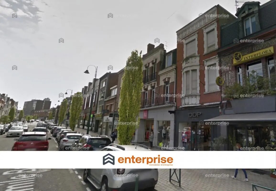 Retail in Lens for lease Building Photo- Image 1 of 3