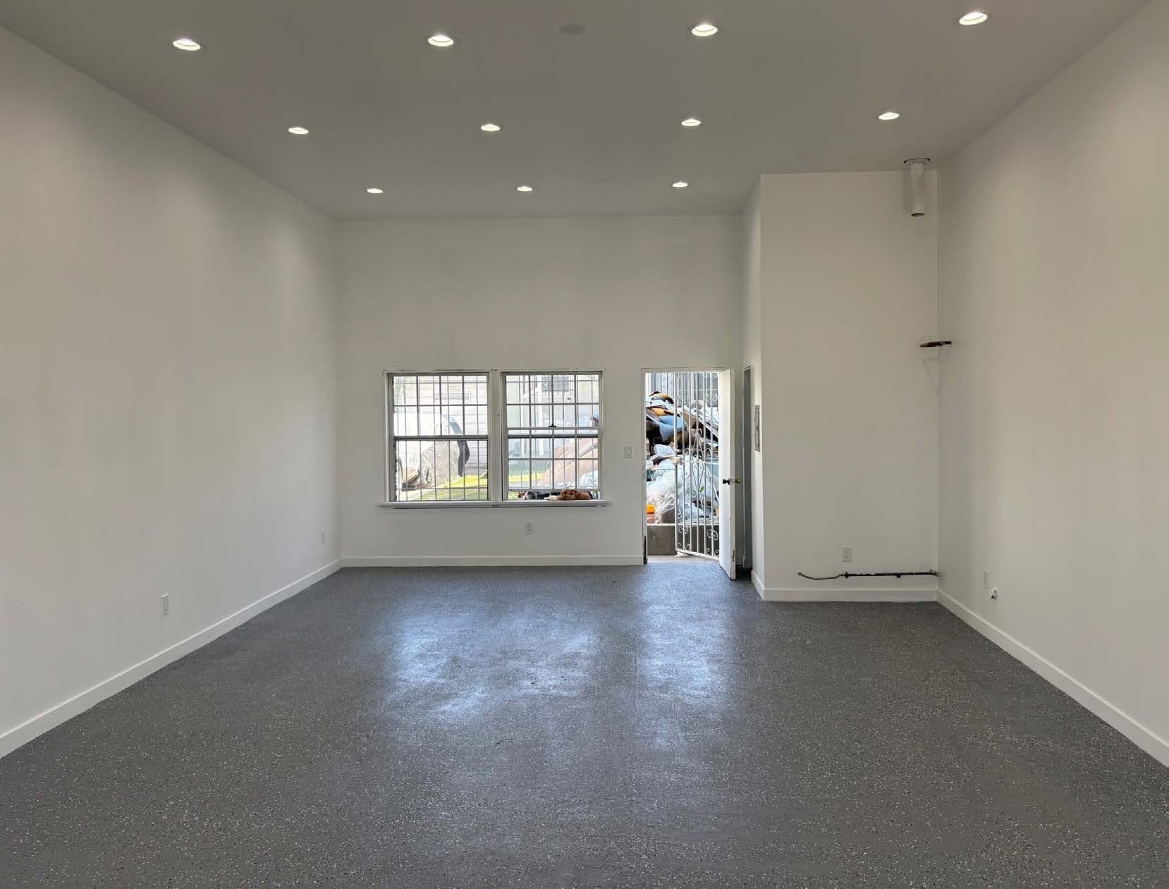 10036-10038 S Western Ave, Los Angeles, CA for lease Interior Photo- Image 1 of 2
