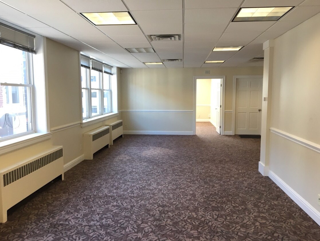 7678 Lasalle Rd, West Hartford, CT 06107 Office for Lease