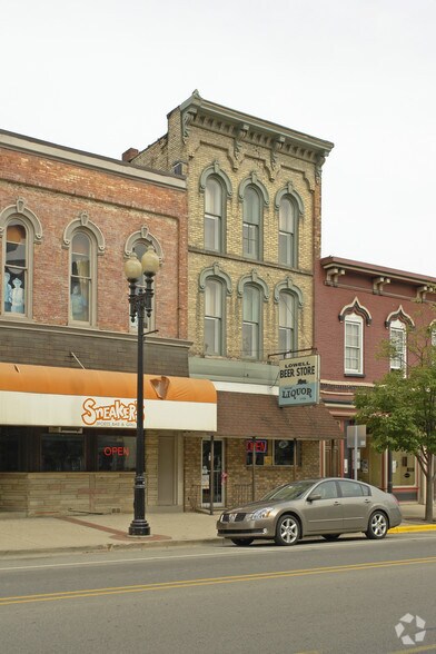 213 E Main St Lowell Mi 49331 Loopnet Com