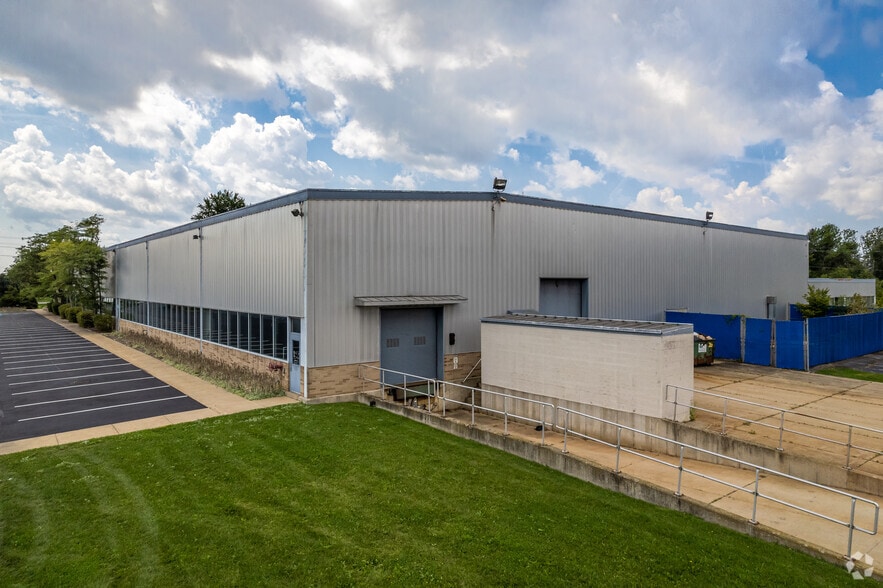 28999 Aurora Rd, Solon, OH for sale - Building Photo - Image 3 of 5