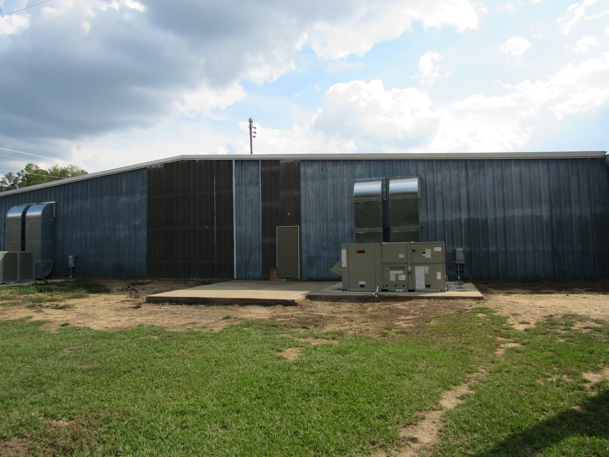 549 Yorkville Park Sq, Columbus, MS for lease Building Photo- Image 1 of 7