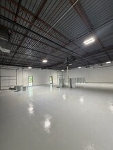 8300-8320 Nieman Rd, Lenexa, KS for lease Interior Photo- Image 2 of 4
