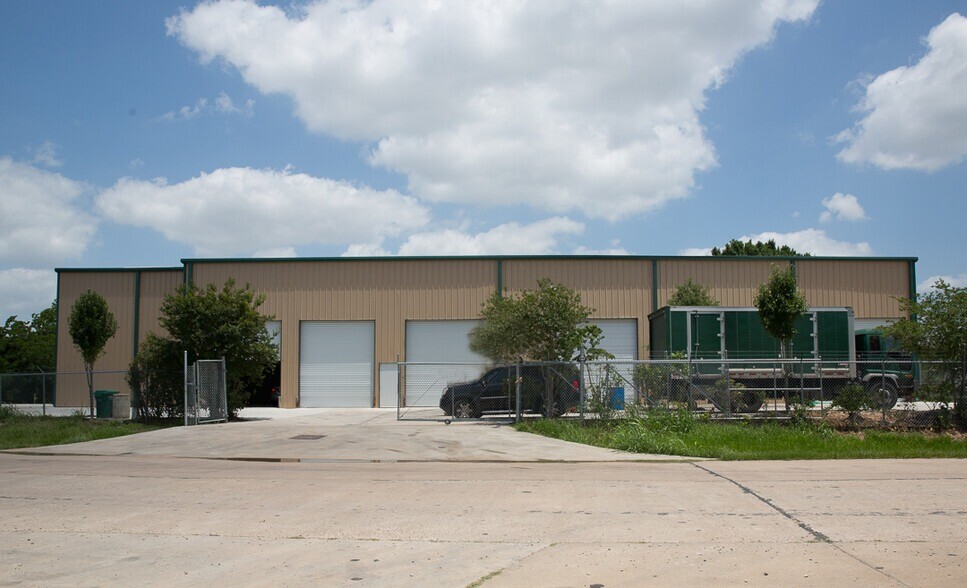 15045 West Dr, Houston, TX for sale - Building Photo - Image 1 of 1