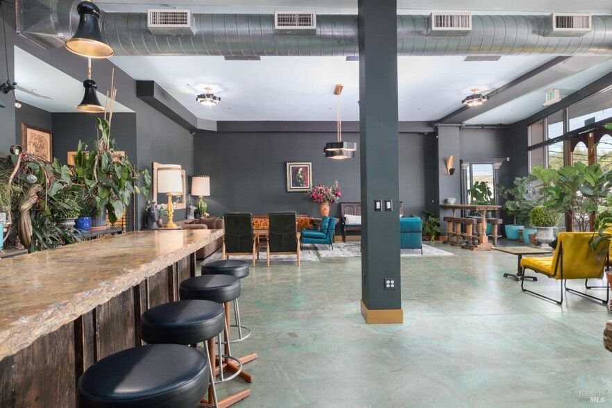 21015 Geyserville Ave, Geyserville, CA for sale - Building Photo - Image 3 of 18