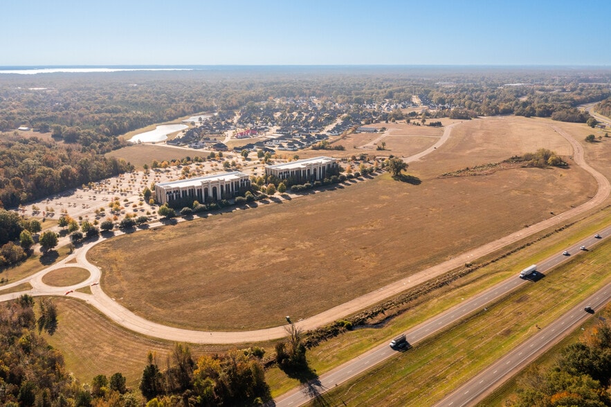 Sorrento I & II- Galleria Parkway portfolio of 2 properties for sale on LoopNet.com - Building Photo - Image 3 of 21