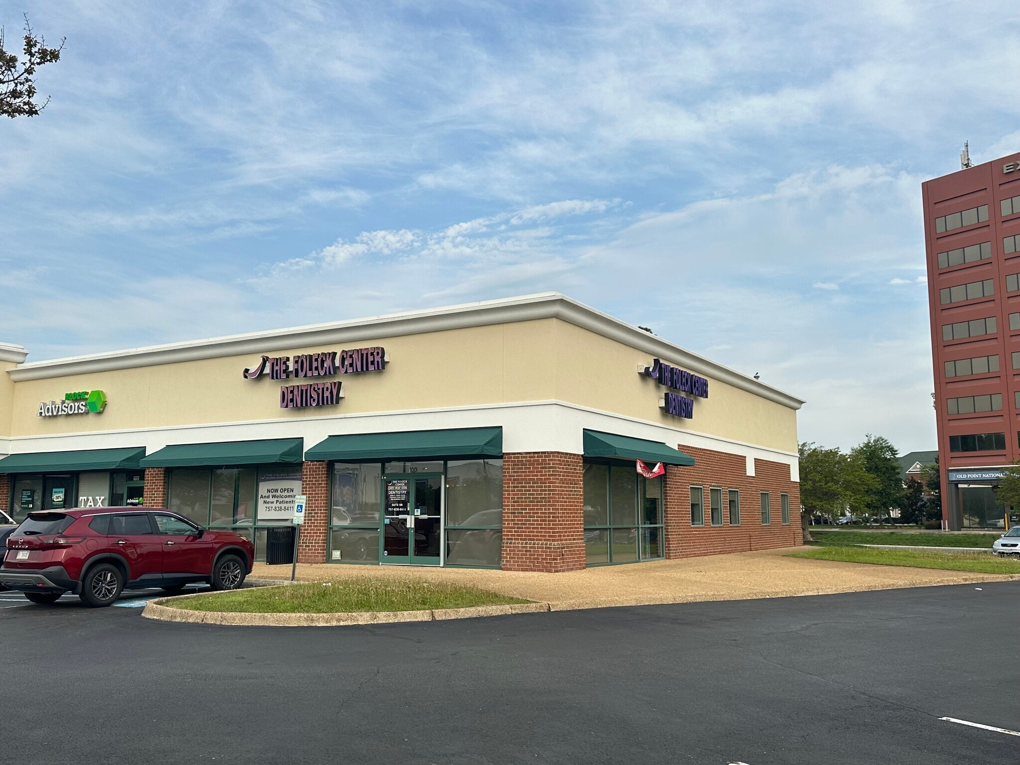 2400 Cunningham Dr, Hampton, VA for lease Building Photo- Image 1 of 3