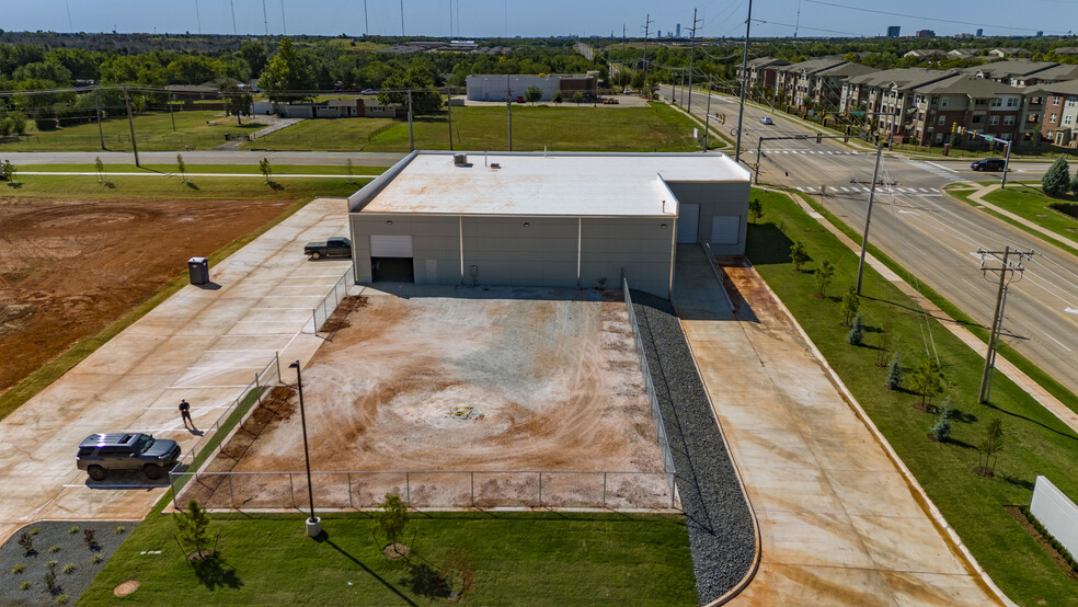 1001 NE 122nd St, Oklahoma City, OK for lease - Building Photo - Image 3 of 4