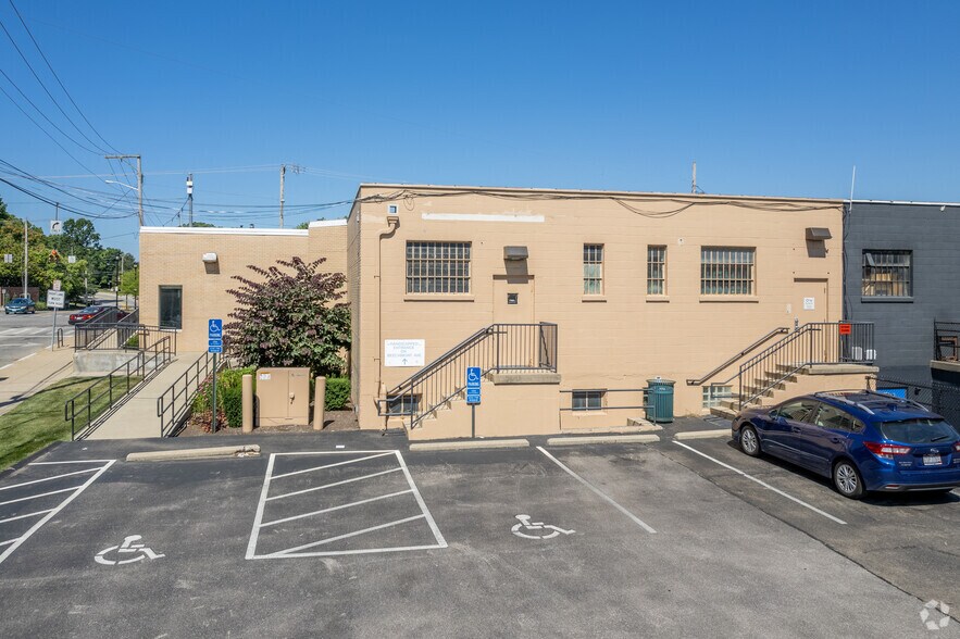 2202 Beechmont Ave, Cincinnati, OH 45230 Retail for Lease