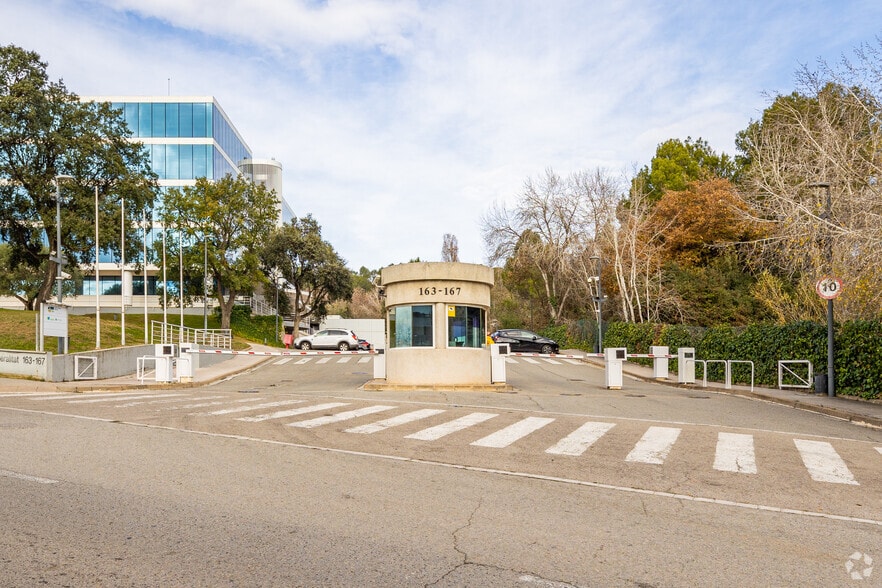 Avinguda de la Generalitat, 163-167, Sant Cugat del Vallès, Barcelona for lease - Building Photo - Image 2 of 5