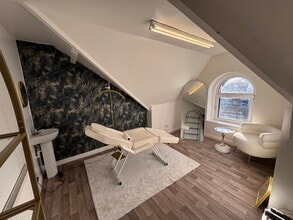 1 Uplands Crescent, Swansea for lease Interior Photo- Image 1 of 3