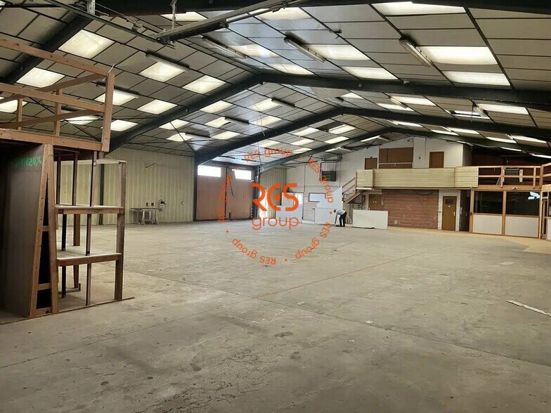 Office in Pessac for lease - Interior Photo - Image 3 of 12