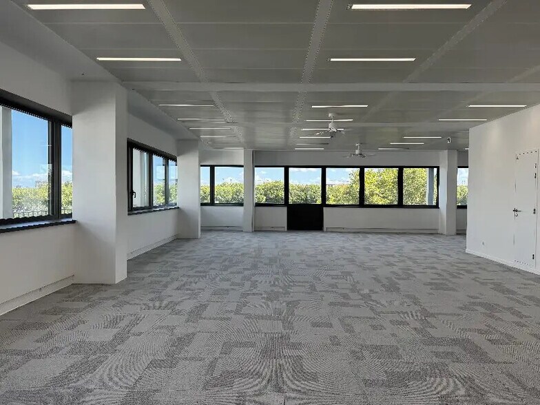 Office in Lyon for sale - Building Photo - Image 3 of 16