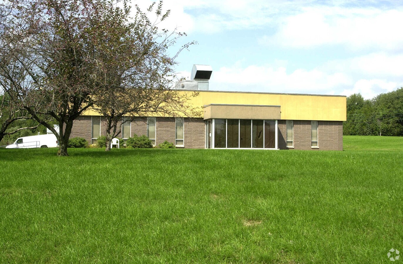 72 Readington Rd, Branchburg, NJ 08876