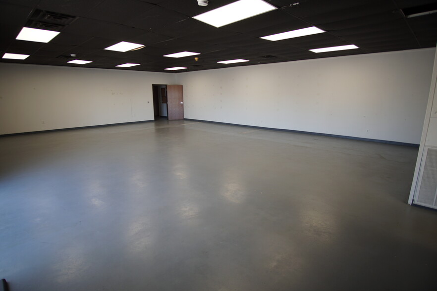 1216 N Council Rd, Oklahoma City, OK for lease - Interior Photo - Image 3 of 15