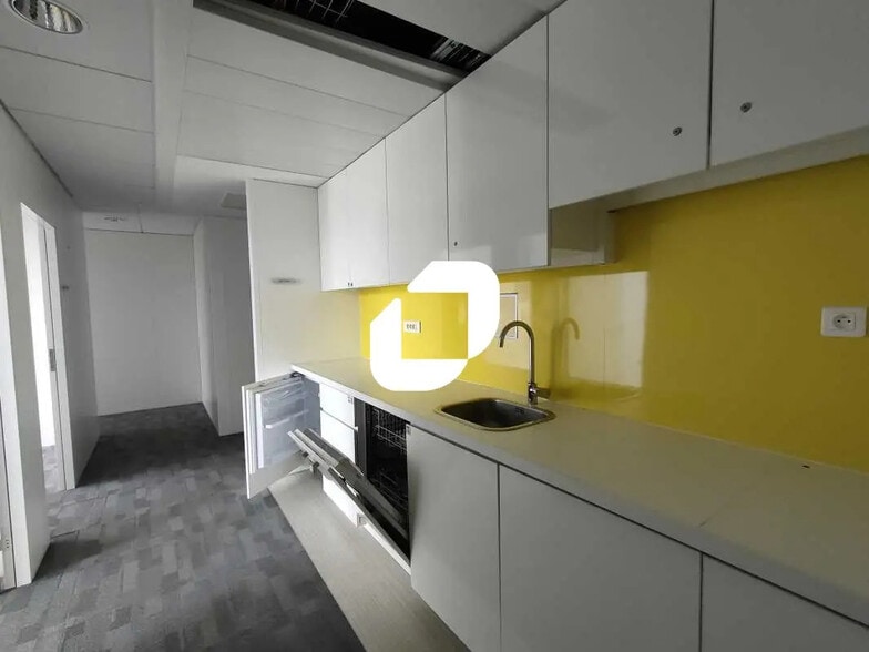 Office in Vélizy-Villacoublay for lease - Interior Photo - Image 1 of 5