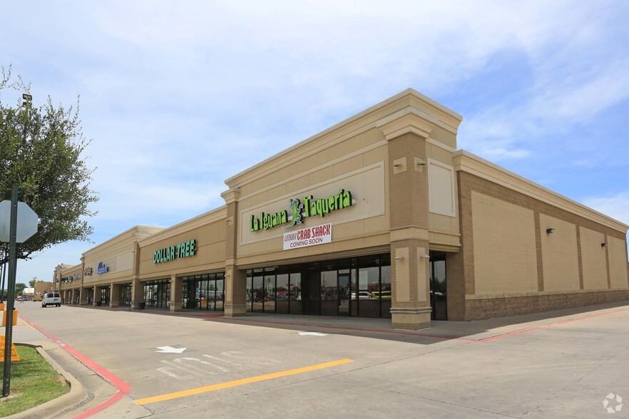 12250-12350 Lake June Rd, Mesquite, TX for lease - Primary Photo - Image 1 of 6