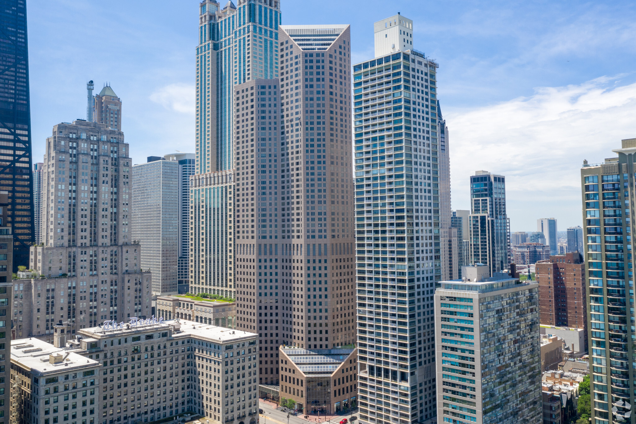 980 N Michigan Ave, Chicago, IL 60611 - One Magnificent Mile | LoopNet