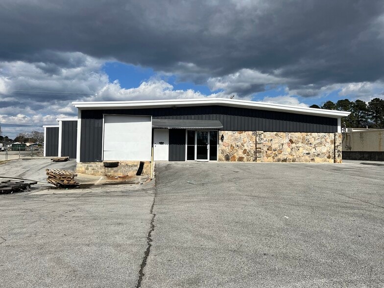 6125 Airways Blvd, Chattanooga, TN for lease - Building Photo - Image 3 of 11