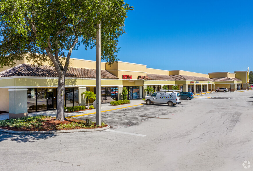 1515-1555 S Highland Ave, Clearwater, FL for lease - Building Photo - Image 1 of 2