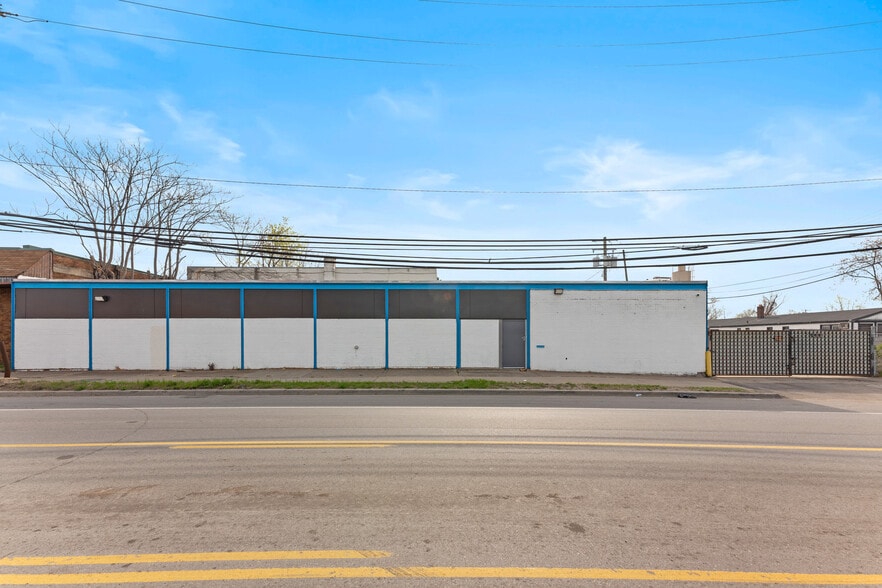 14286 Meyers Rd, Detroit, MI for sale - Building Photo - Image 2 of 17