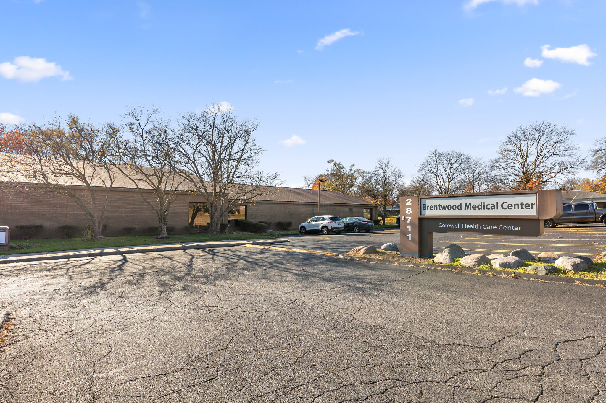 28711 8 Mile Rd, Livonia, MI for lease Building Photo- Image 1 of 10