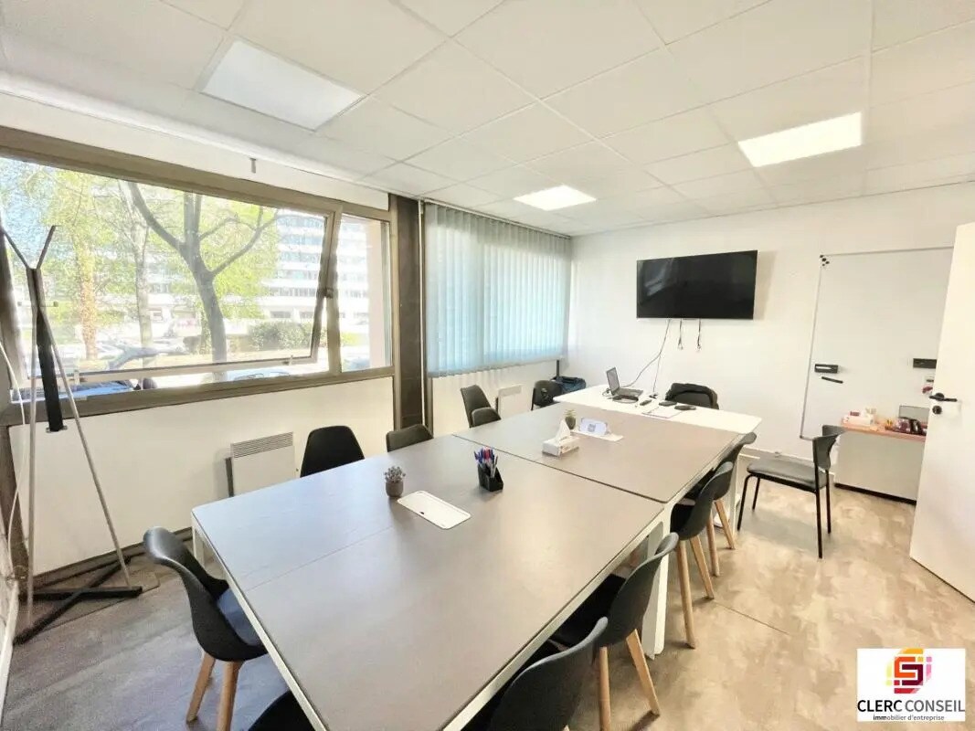 Office in Rouen for sale Building Photo- Image 1 of 11