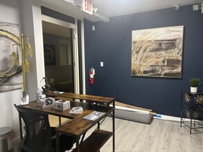 33 SW 2nd Ave, Miami, FL for lease Building Photo- Image 2 of 11