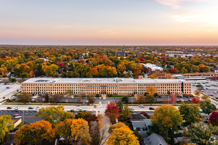 200-300 E 5th Ave, Naperville, IL for lease - Aerial - Image 3 of 20