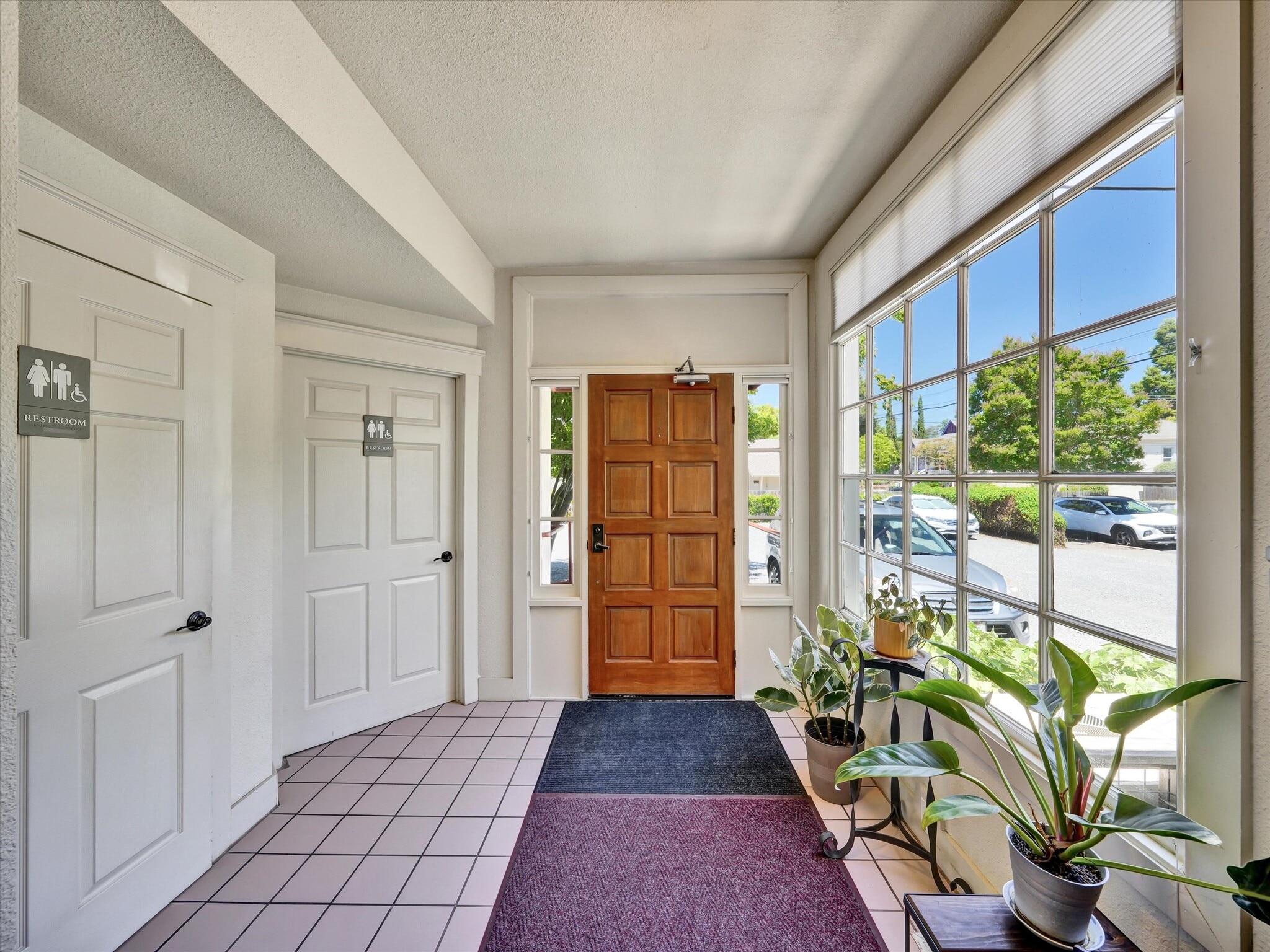 825 College Ave, Santa Rosa, CA for sale Interior Photo- Image 1 of 16