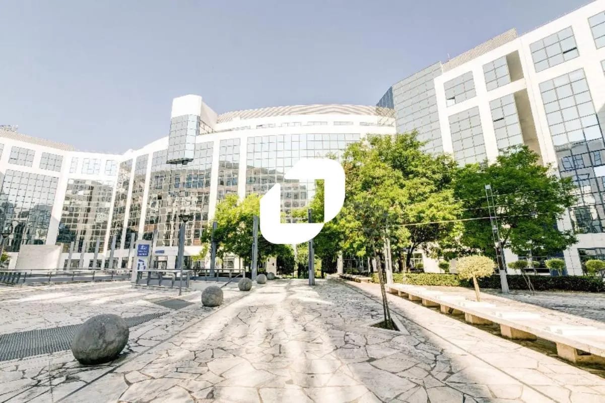 Office in Noisy-le-Grand for lease Building Photo- Image 1 of 3