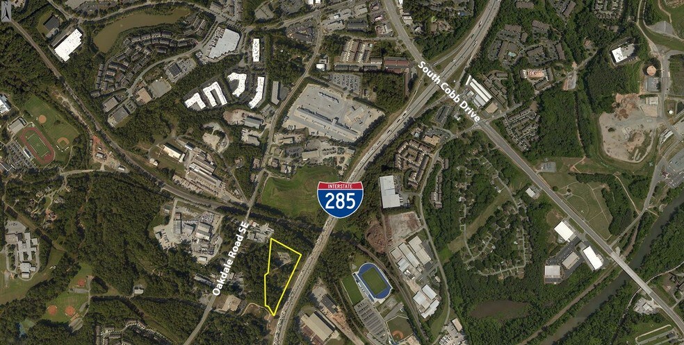 2021 Watkins Rd, Mableton, GA for sale - Primary Photo - Image 1 of 1